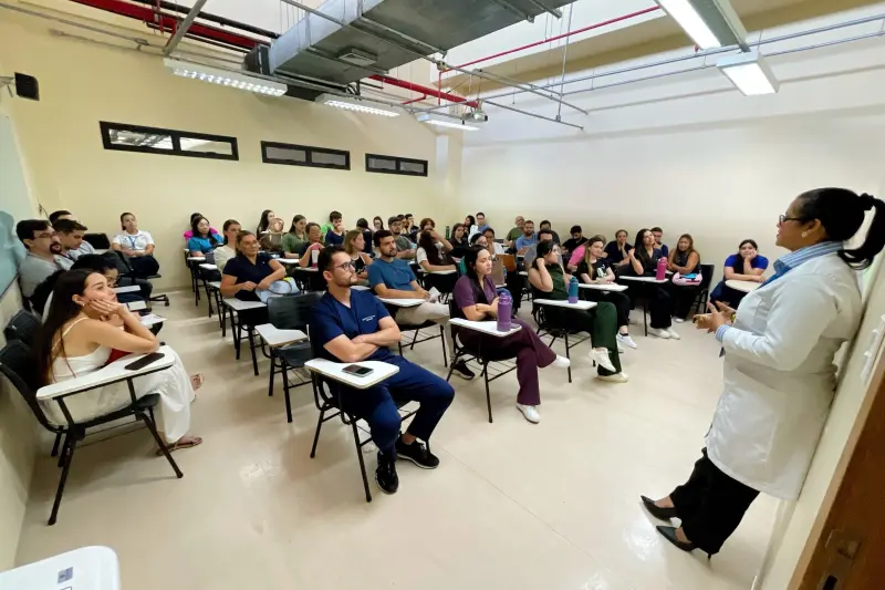 notícia: Abelardo Santos contribui para a formação de profissionais na área da saúde