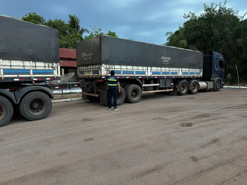 notícia: Sefa apreende plataforma elevatória, soja e portais de madeira