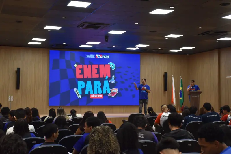 notícia: Estudantes participam de aulão intensivo de Física e Matemática pelo Enem Pará 2.0