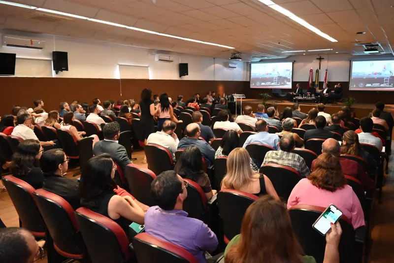 notícia: Artran apresenta experiência do Estado em concessões rodoviárias a membros do TCE-PA