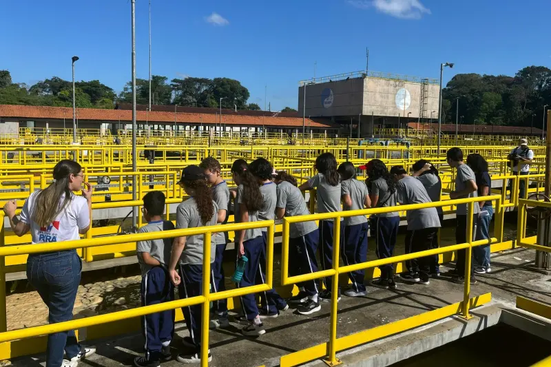 notícia: Visitas à ETA Bolonha fortalecem consciência sobre uso da água e aproximam comunidade do processo de tratamento