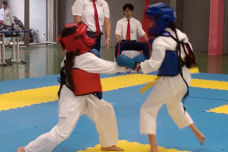 notícia: Atletas da Escola de Karatê do Instituto de Ensino de Segurança reforçam preparação para o Campeonato Brasileiro