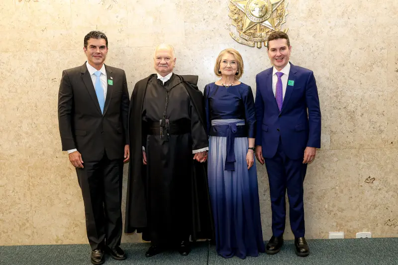 notícia: Governo do Pará prestigia posse do ministro Edson Fachin na presidência do STF