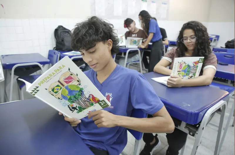 notícia: Escolas Estaduais intensificam preparação dos estudantes para o Saeb 2025