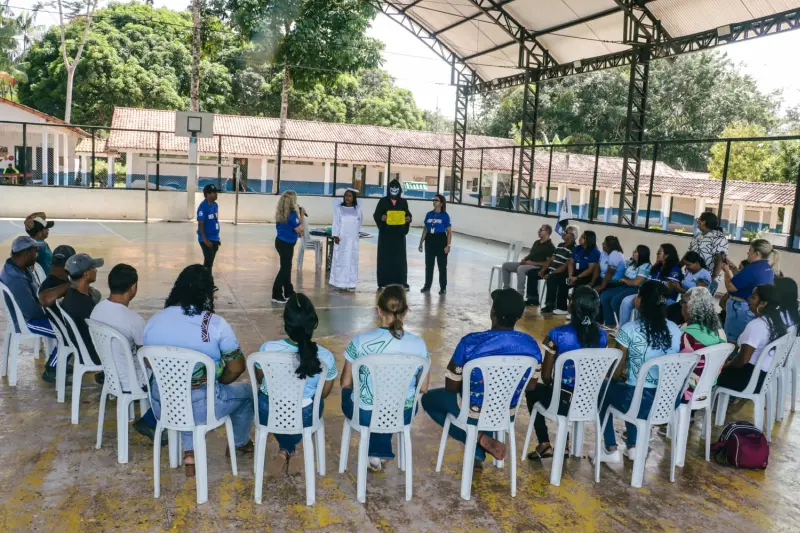 notícia: Quilombolas e ribeirinhos de Santa Izabel recebem orientações educativas do Detran 