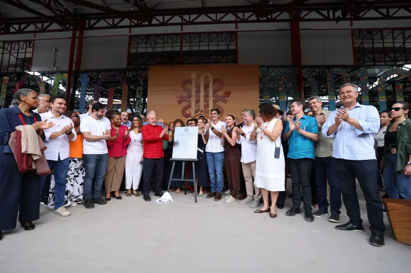 notícia: Helder Barbalho, Hana Ghassan e presidente Lula inauguram Museu das Amazônias, em Belém