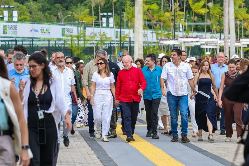 notícia: Lula visita Parque da Cidade e acompanha fase final da montagem de estruturas para a COP 30 em Belém