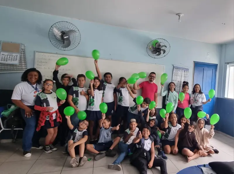 notícia: Sespa participa do projeto “Alimentação Saudável” e reforça ações educativas sobre consumo seguro do açaí em escolas de Belém