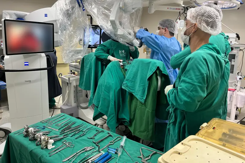 notícia: Hospital Ophir Loyola amplia neurocirurgias com microscópio de última geração