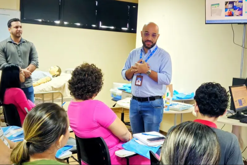 notícia: Abelardo Santos investe em formação comunitária para tratamento de feridas e queimaduras