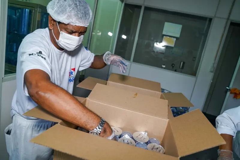 notícia: Cosanpa mantém tradição e doa 45 mil copos de água aos romeiros do Círio 2025