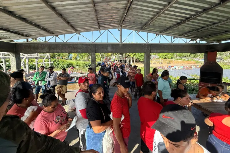 notícia: Comunidades do Marajó recebem doação de pescado apreendido pela Base Antônio Lemos