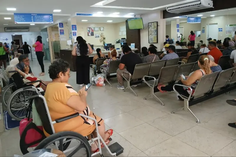 notícia: Cuidados com os idosos durante o Círio: orientações da geriatra do Hospital Jean Bitar