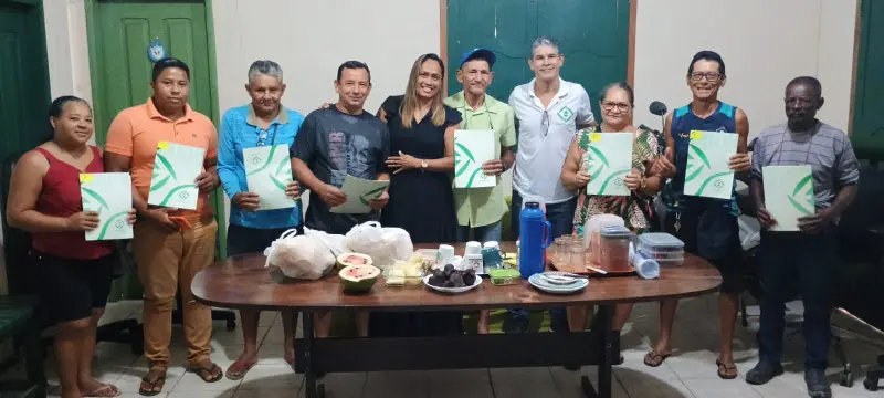 notícia: No Marajó, Emater entrega Cadastro Ambiental Rural para famílias de Breves