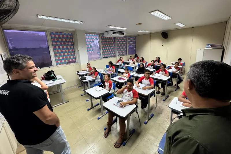 notícia: Secretaria de Educação realiza visita técnica à Diretoria Regional de Ensino (DRE) 5 de Belém