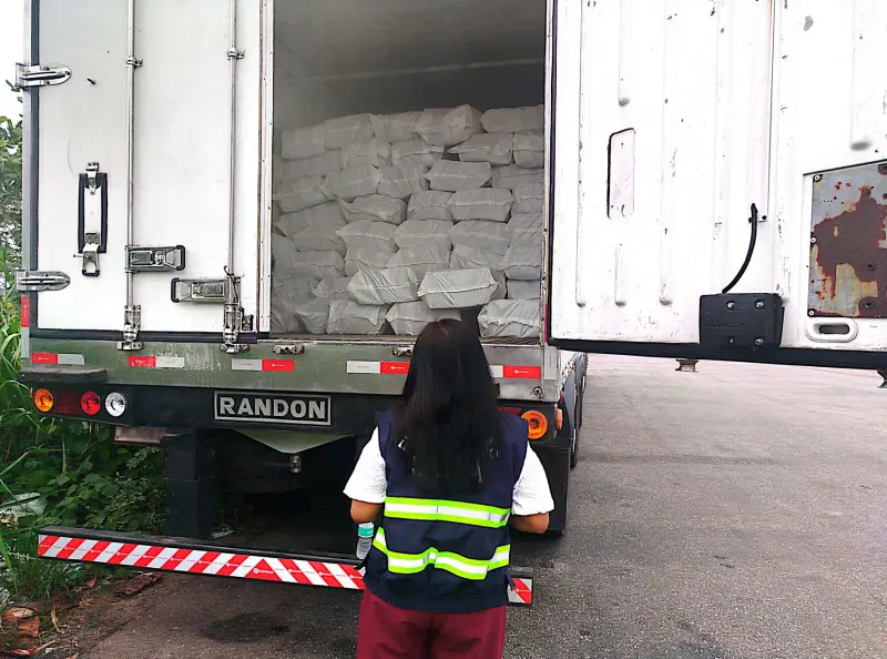 notícia: Sefa apreende 30 toneladas de açaí congelado e divisórias