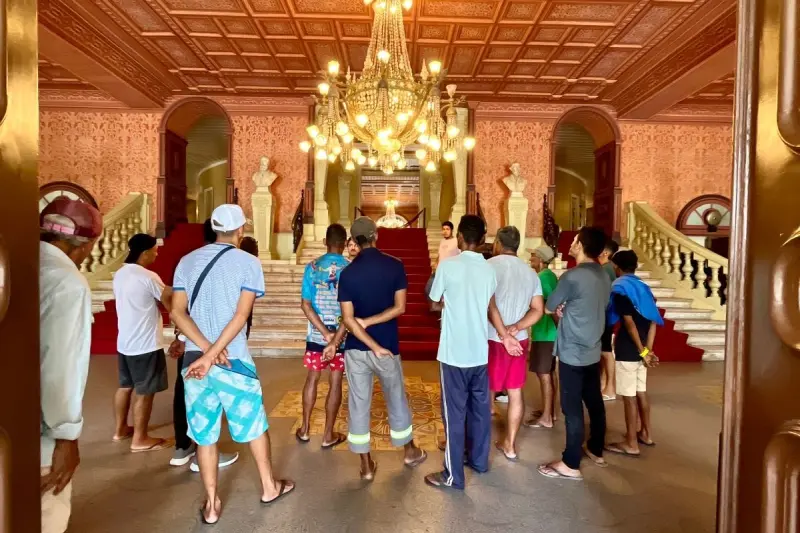 notícia: Projeto 'Rua na Arte' leva mais um grupo de visitantes ao Theatro da Paz 