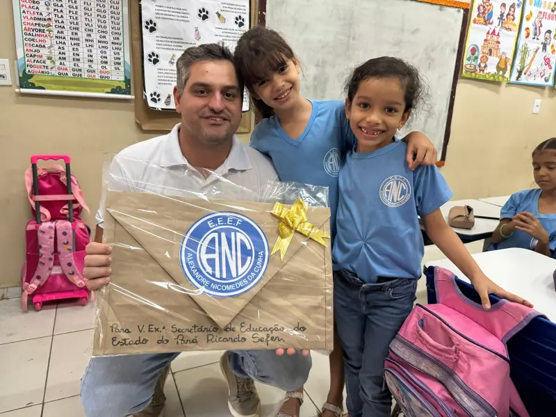 notícia: Seduc realiza visita estratégica à DRE Ananindeua 3 e reforça compromisso com a valorização da comunidade escolar