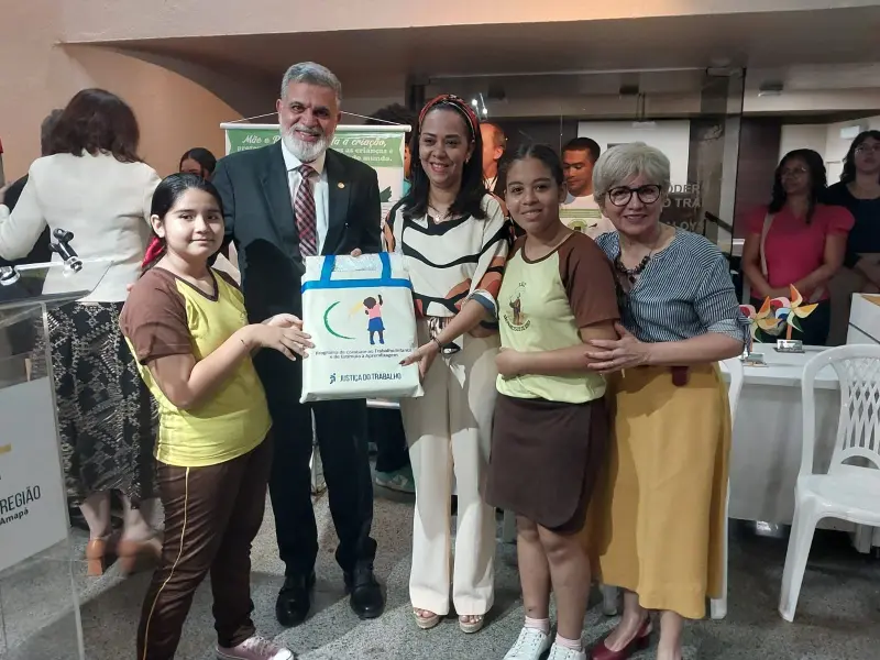 notícia: Alunos da Escola São Francisco, em Belém, ganham prêmio de luta contra trabalho infantil