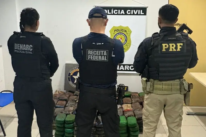 notícia: Homem é preso em flagrante com 260 tabletes de drogas em caminhão em Icoaraci