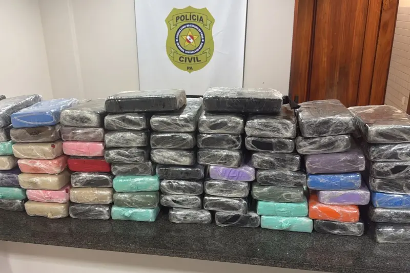 notícia: Polícia Civil apreende 72 tabletes de entorpecentes e prende suspeito em flagrante