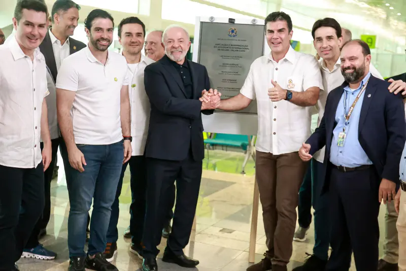 notícia: Helder e Lula entregam ampliação do Aeroporto Internacional de Belém