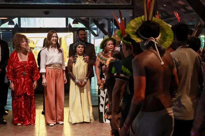 notícia: Rainha da Dinamarca visita Parque do Utinga e conhece o Memorial Verônica Tembé, símbolo da resistência indígena na Amazônia