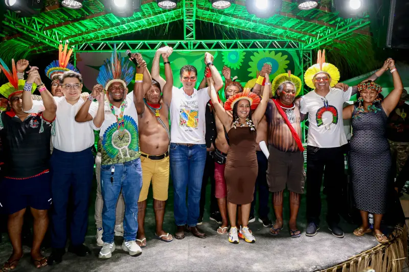 notícia: Helder Barbalho reforça protagonismo indígena e anuncia nova sede da Secretaria de Povos Indígenas durante visita à Aldeia COP30