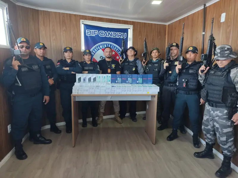 notícia: Base Fluvial ‘Candiru’ apreende carga irregular de aparelhos celulares, peças automotivas e pneus
